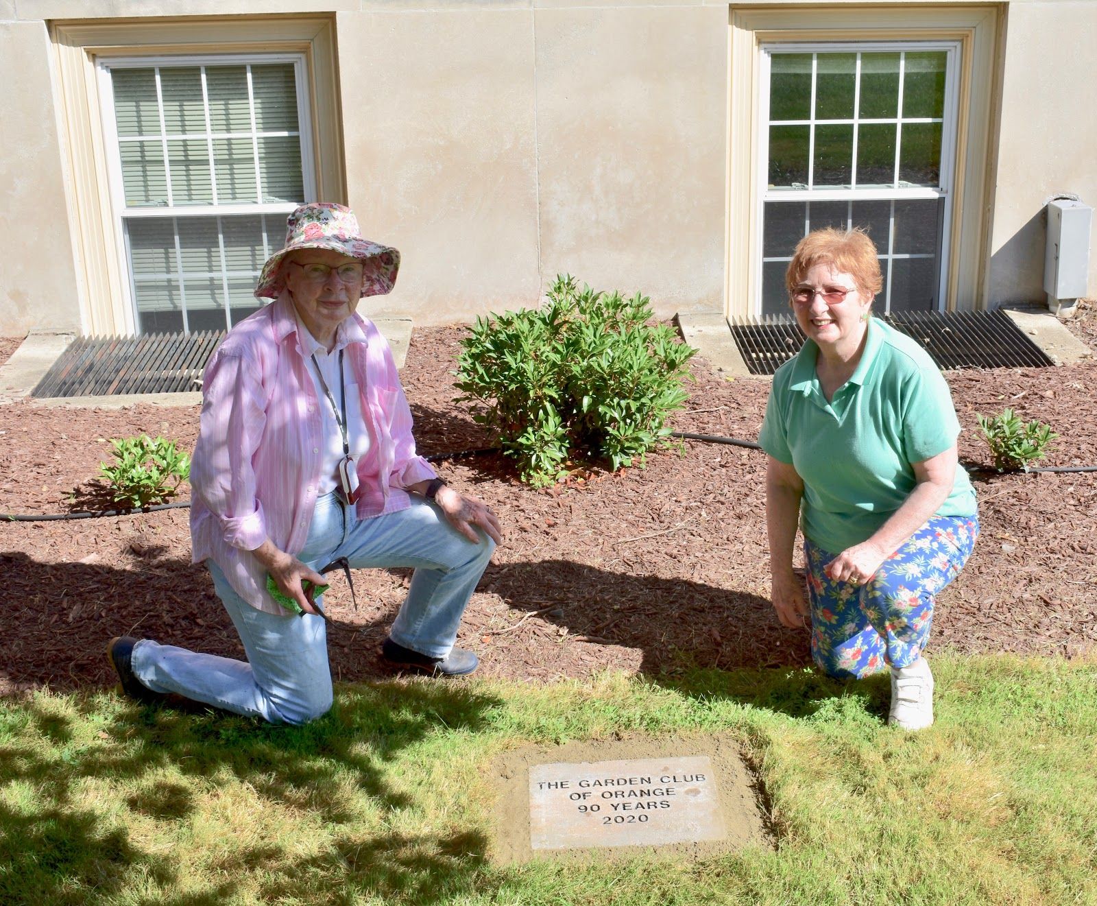dedication of shrubs to the Town Hall_
